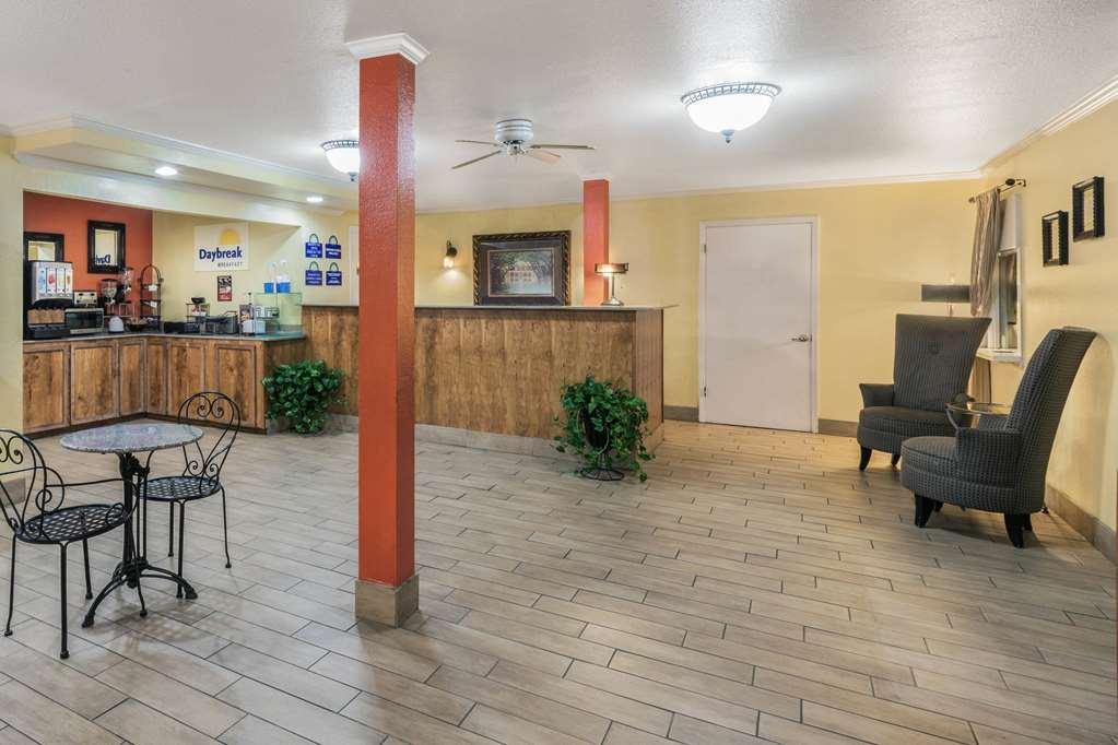 Travelodge By Wyndham Natchitoches Interior photo