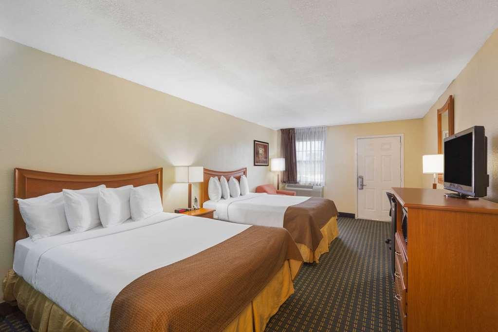 Travelodge By Wyndham Natchitoches Room photo